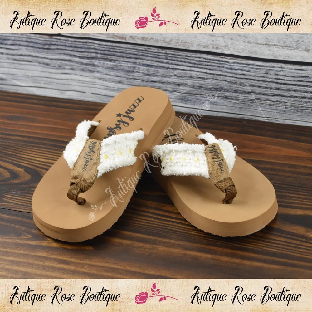🌹 Very G Gypsy Jazz White Daisies Flip Flops
